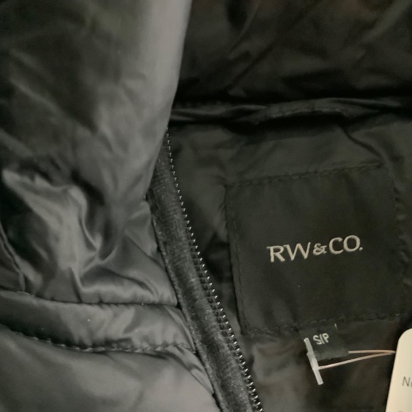 RW & Co Small Puffer with removable hood - Picture 2 of 3